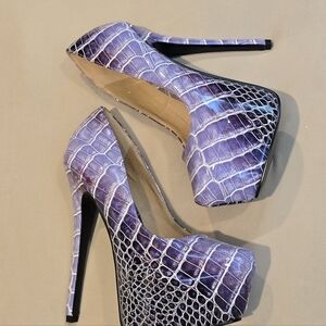 New/Never Worn Purple Platforms
